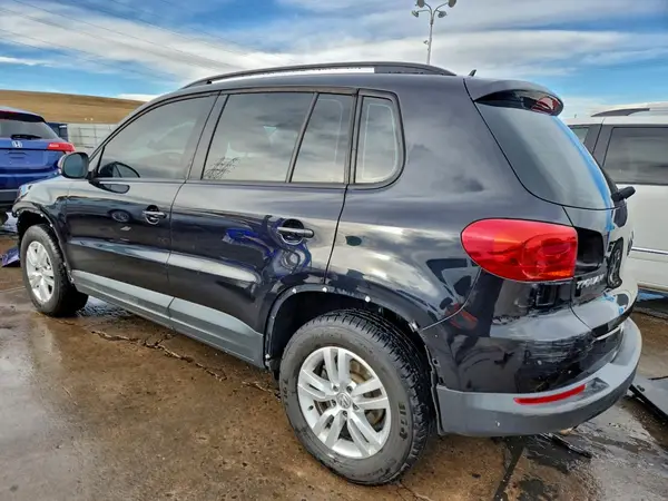 WVGBV7AX9GW589969 2016 VOLKSWAGEN TIGUAN - Image 2
