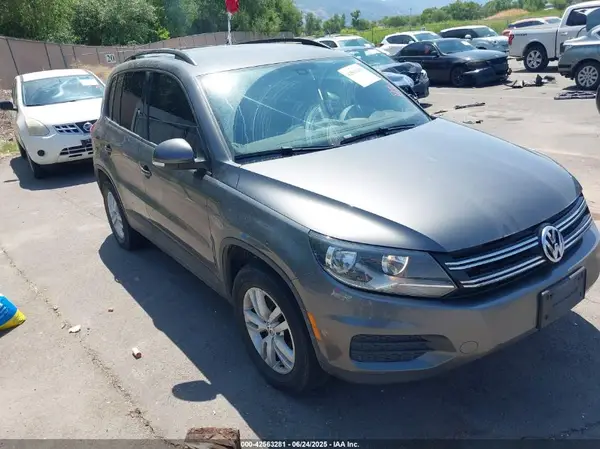 WVGBV7AX9GW609072 2016 VOLKSWAGEN TIGUAN - Image 1