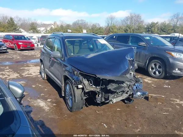 WVGBV7AX9GW611159 2016 VOLKSWAGEN TIGUAN - Image 1