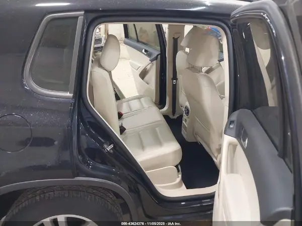 WVGBV7AX9HK011797 2017 VOLKSWAGEN TIGUAN - Image 8