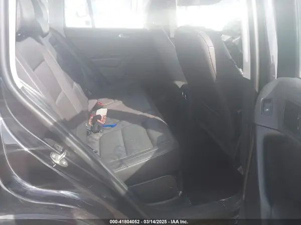 WVGBV7AX9HK018085 2017 VOLKSWAGEN TIGUAN - Image 8