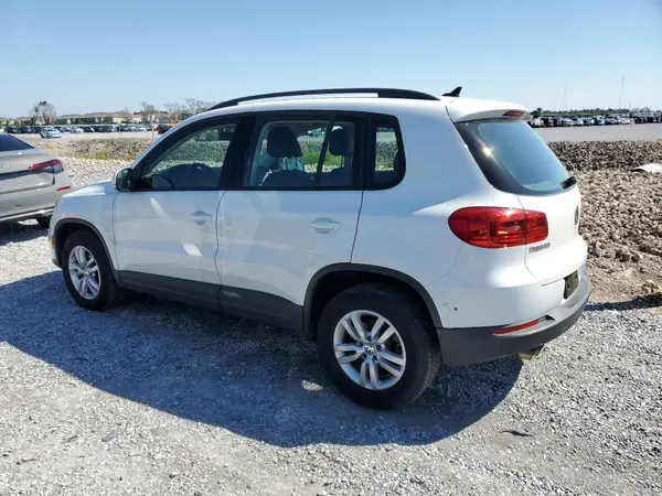 WVGBV7AX9HK018118 2017 VOLKSWAGEN TIGUAN - Image 2