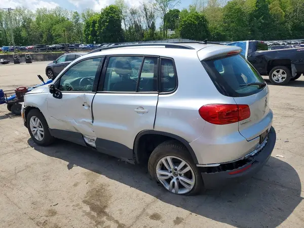 WVGBV7AX9HK021830 2017 VOLKSWAGEN TIGUAN - Image 2