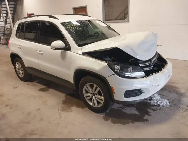 WVGBV7AX9HK021908 2017 VOLKSWAGEN TIGUAN - Image 1
