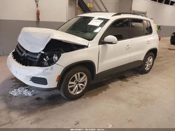 WVGBV7AX9HK021908 2017 VOLKSWAGEN TIGUAN - Image 2