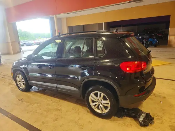 WVGBV7AX9HK023237 2017 VOLKSWAGEN TIGUAN - Image 2