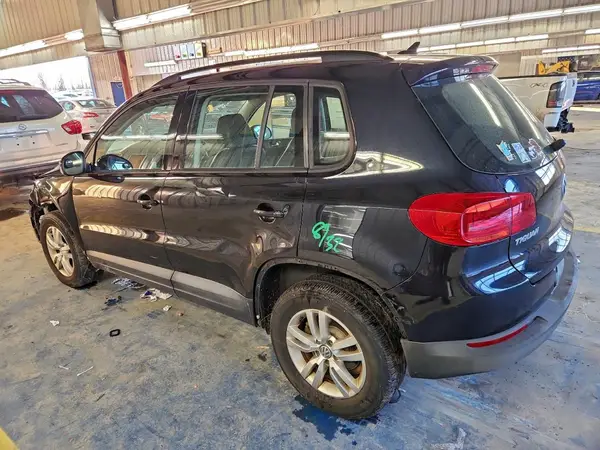 WVGBV7AX9HK024307 2017 VOLKSWAGEN TIGUAN - Image 2
