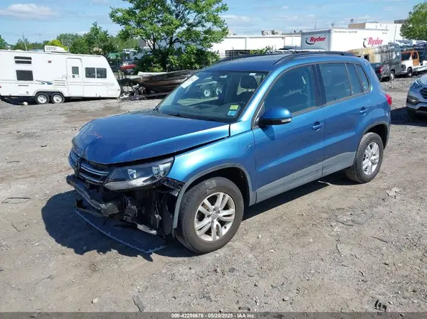 WVGBV7AX9HK028177 2017 VOLKSWAGEN TIGUAN - Image 2
