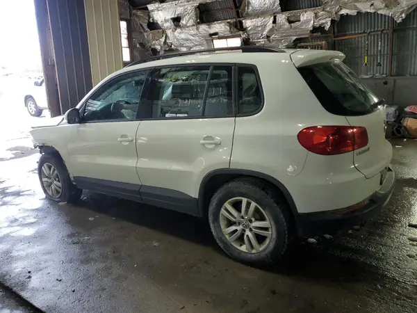 WVGBV7AX9HK032892 2017 VOLKSWAGEN TIGUAN - Image 2