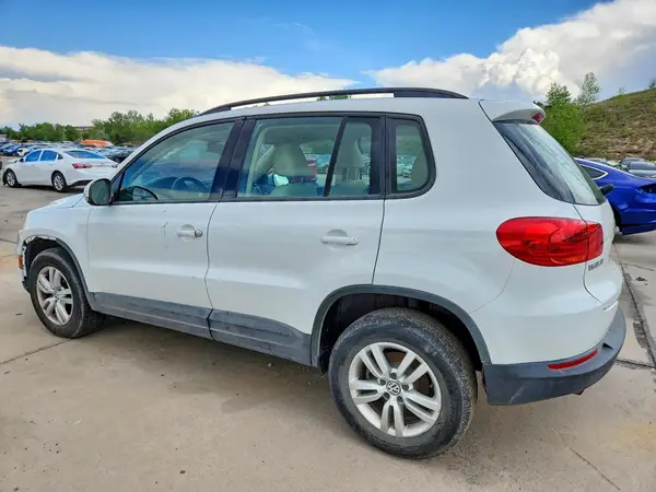 WVGBV7AX9HK039065 2017 VOLKSWAGEN TIGUAN - Image 2