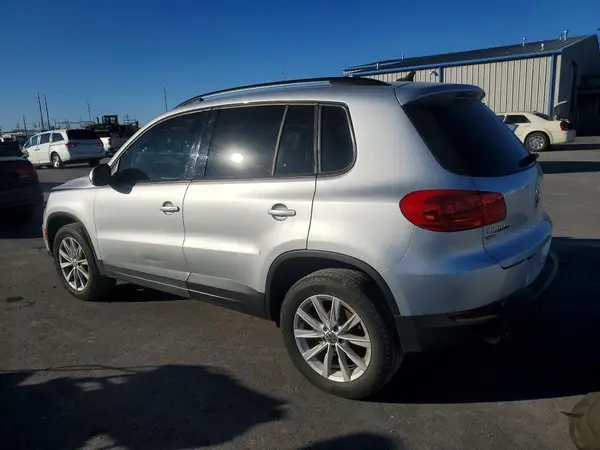 WVGBV7AX9HK041933 2017 VOLKSWAGEN TIGUAN - Image 2