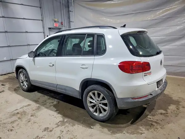 WVGBV7AX9HK045044 2017 VOLKSWAGEN TIGUAN - Image 2