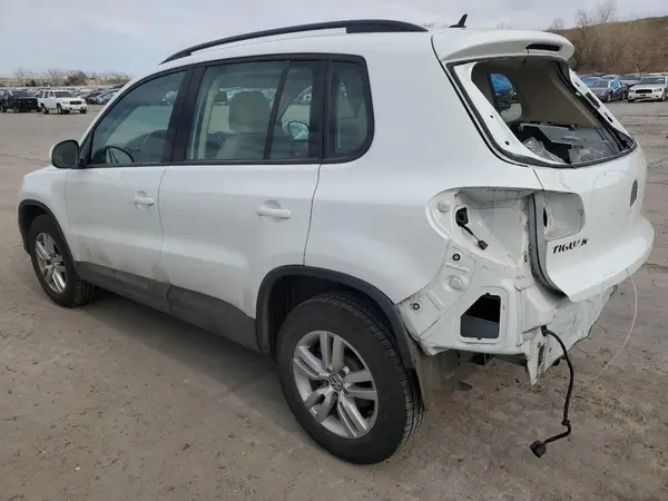 WVGBV7AXXGW031354 2016 VOLKSWAGEN TIGUAN - Image 2