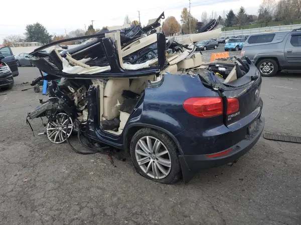 WVGBV7AXXGW520269 2016 VOLKSWAGEN TIGUAN - Image 2