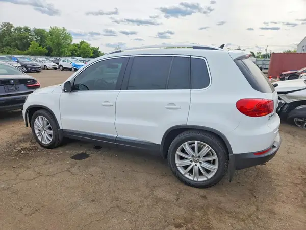 WVGBV7AXXGW558939 2016 VOLKSWAGEN TIGUAN - Image 2