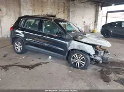 WVGBV7AXXGW582142 2016 VOLKSWAGEN TIGUAN