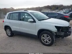 WVGBV7AXXGW585428 2016 VOLKSWAGEN TIGUAN