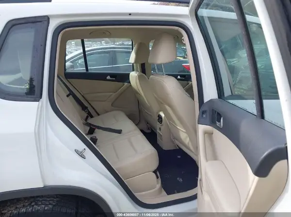 WVGBV7AXXGW585428 2016 VOLKSWAGEN TIGUAN - Image 8