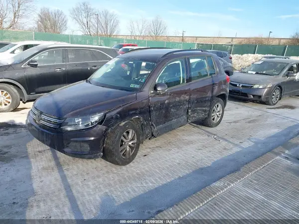 WVGBV7AXXGW593383 2016 VOLKSWAGEN TIGUAN - Image 2