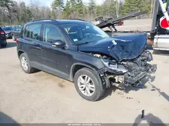 WVGBV7AXXHK000825 2017 VOLKSWAGEN TIGUAN