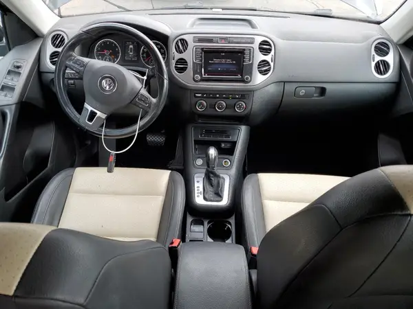 WVGBV7AXXHK000954 2017 VOLKSWAGEN TIGUAN - Image 8