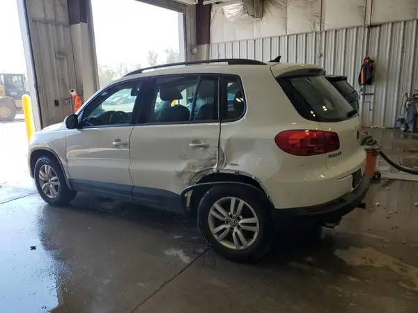 WVGBV7AXXHK010920 2017 VOLKSWAGEN TIGUAN - Image 2