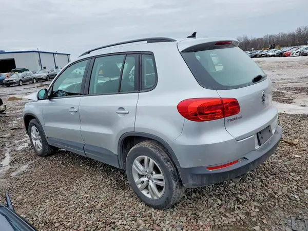 WVGBV7AXXHK023733 2017 VOLKSWAGEN TIGUAN - Image 2