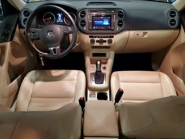 WVGBV7AXXHK024090 2017 VOLKSWAGEN TIGUAN - Image 8