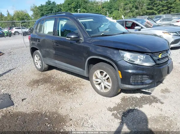 WVGBV7AXXHK027832 2017 VOLKSWAGEN TIGUAN - Image 1