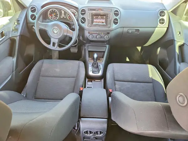 WVGBV7AXXHK045960 2017 VOLKSWAGEN TIGUAN - Image 8