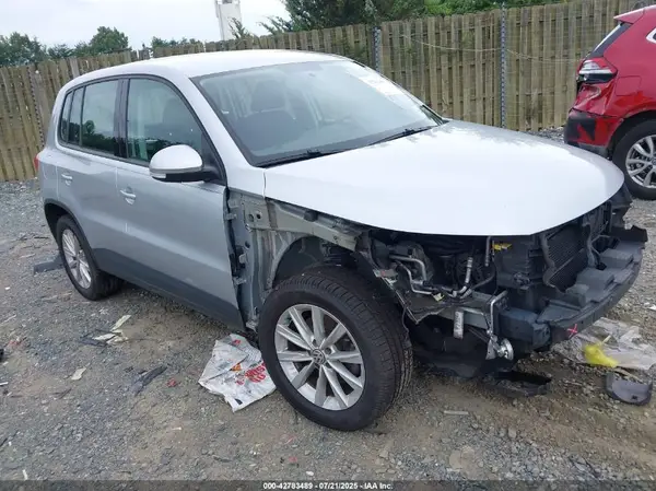 WVGBV7AXXJK001348 2018 VOLKSWAGEN TIGUAN - Image 1