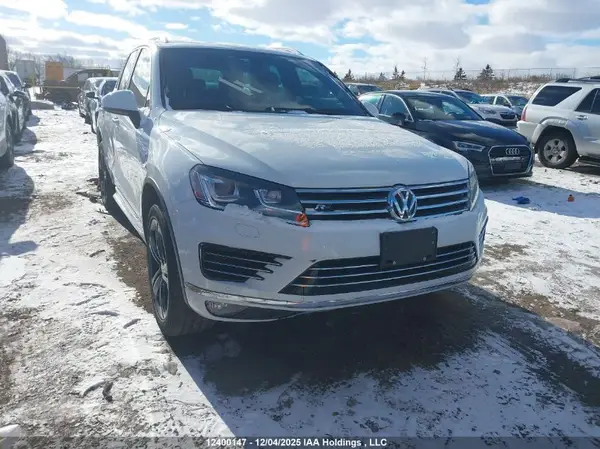 WVGDP9BP0GD000526 2016 VOLKSWAGEN TOUAREG - Image 1