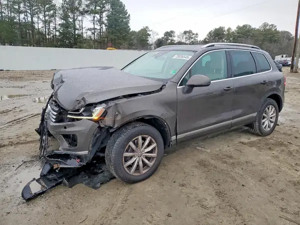 WVGEF7BP2HD006874 2017 VOLKSWAGEN TOUAREG - Image 1