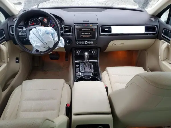 WVGEF7BP2HD006874 2017 VOLKSWAGEN TOUAREG - Image 8