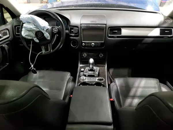 WVGEF7BP7HD004456 2017 VOLKSWAGEN TOUAREG - Image 8