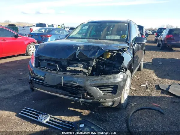 WVGEF7BP9HD004510 2017 VOLKSWAGEN TOUAREG - Image 2