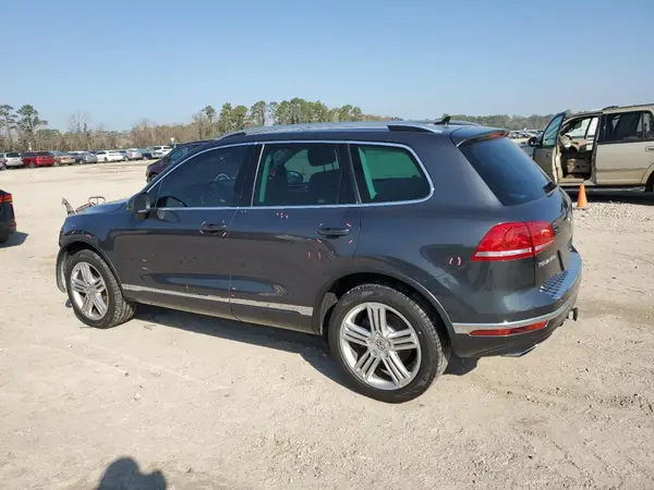 WVGEF9BP0GD000663 2016 VOLKSWAGEN TOUAREG - Image 2