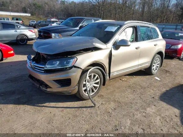 WVGEF9BP0GD003241 2016 VOLKSWAGEN TOUAREG - Image 2