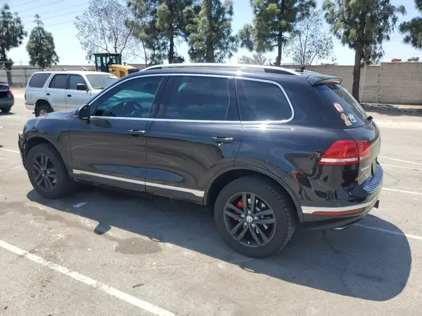 WVGEF9BP0GD007399 2016 VOLKSWAGEN TOUAREG - Image 2