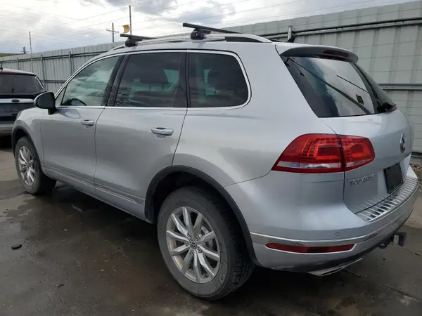 WVGEF9BP0GD009332 2016 VOLKSWAGEN TOUAREG - Image 2