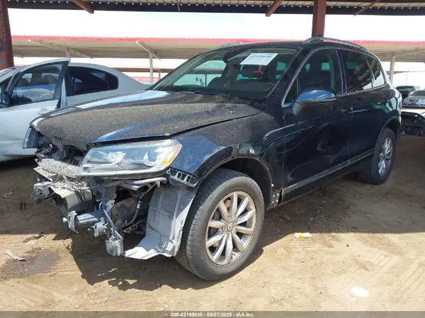 WVGEF9BP0GD012148 2016 VOLKSWAGEN TOUAREG - Image 2
