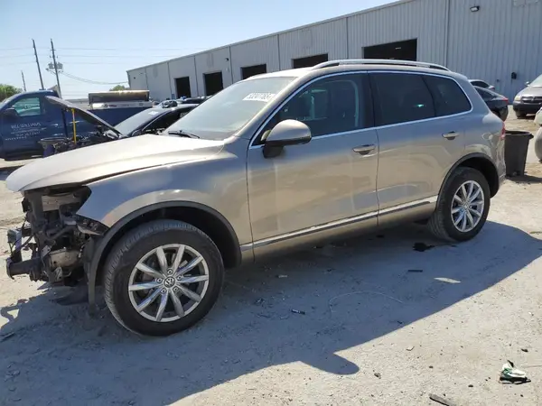 WVGEF9BP1GD006147 2016 VOLKSWAGEN TOUAREG - Image 1