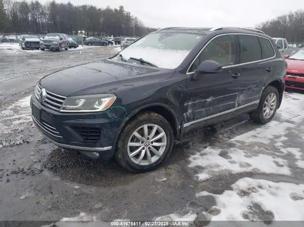 WVGEF9BP1GD010683 2016 VOLKSWAGEN TOUAREG - Image 2