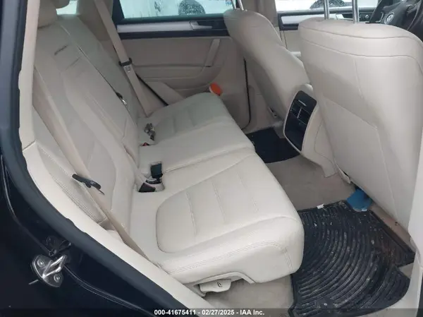 WVGEF9BP1GD010683 2016 VOLKSWAGEN TOUAREG - Image 8