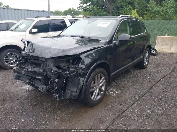 WVGEF9BP1GD012109 2016 VOLKSWAGEN TOUAREG - Image 2