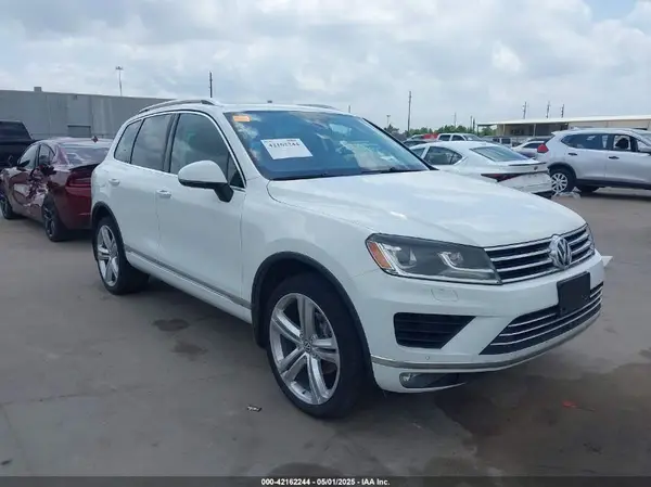 WVGEF9BP1GD012885 2016 VOLKSWAGEN TOUAREG - Image 1