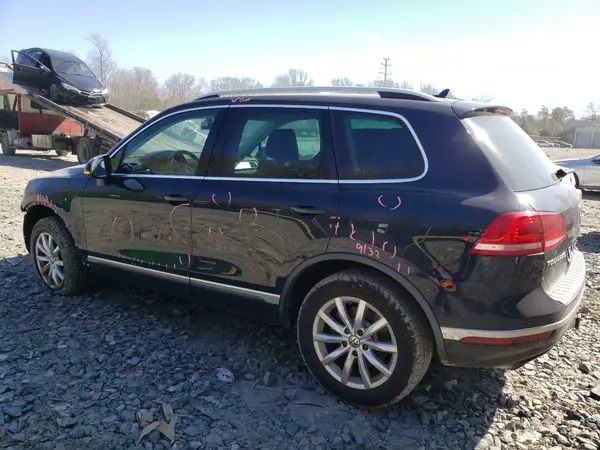 WVGEF9BP2GD002110 2016 VOLKSWAGEN TOUAREG - Image 2