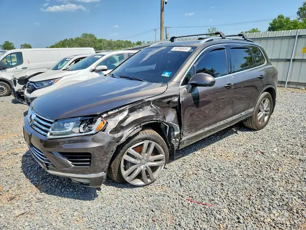 WVGEF9BP2GD002558 2016 VOLKSWAGEN TOUAREG - Image 1