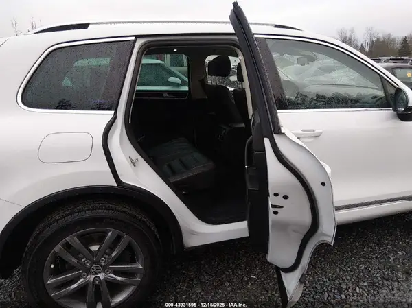 WVGEF9BP2GD012555 2016 VOLKSWAGEN TOUAREG - Image 8