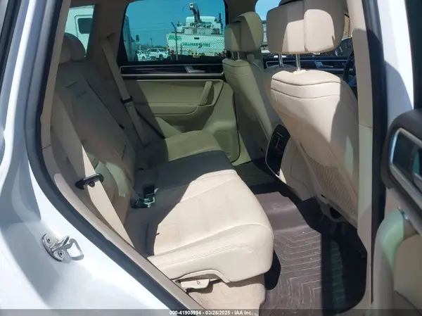 WVGEF9BP3GD004853 2016 VOLKSWAGEN TOUAREG - Image 8